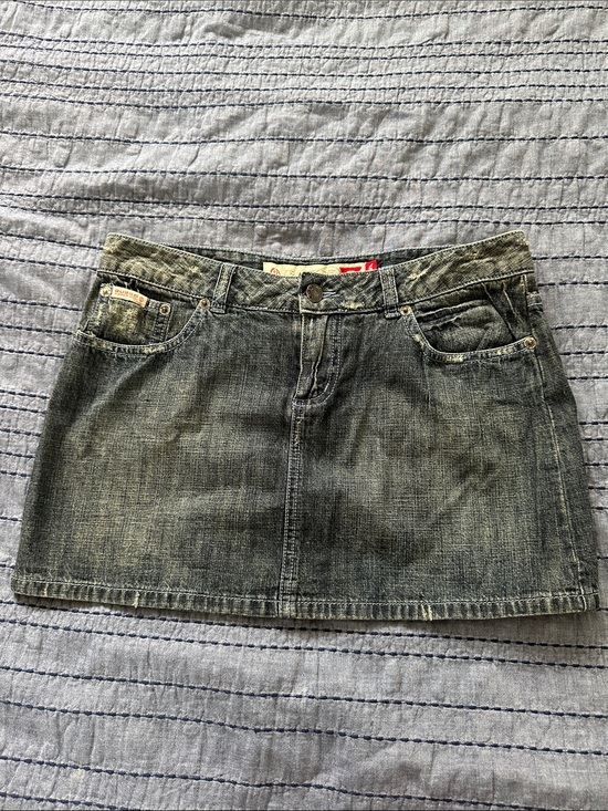 Guess Dresses & Skirts - Guess Jeans Vintage mini denim skirt size 27